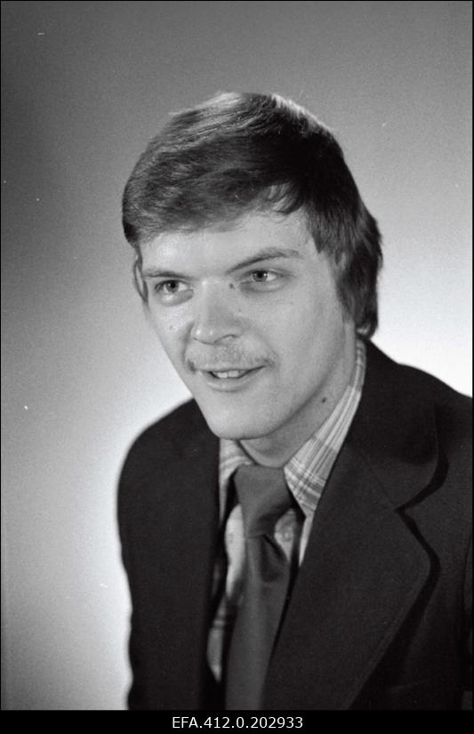 Tallinna Riikliku Konservatooriumi lavakunsti kateedri IX lend: näitleja Villu Tari.