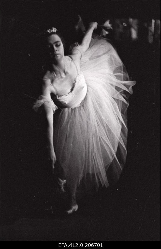 RAT Estonia balletisolist ENSV teeneline kunstnik Aime Leis A. Adami balletis "Giselle".