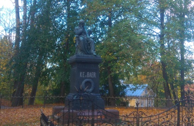 Tartu : Baer earrings = Dorpat : Baer-Denkmal rephoto