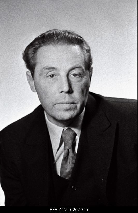 Helilooja Valter Ojakäär.