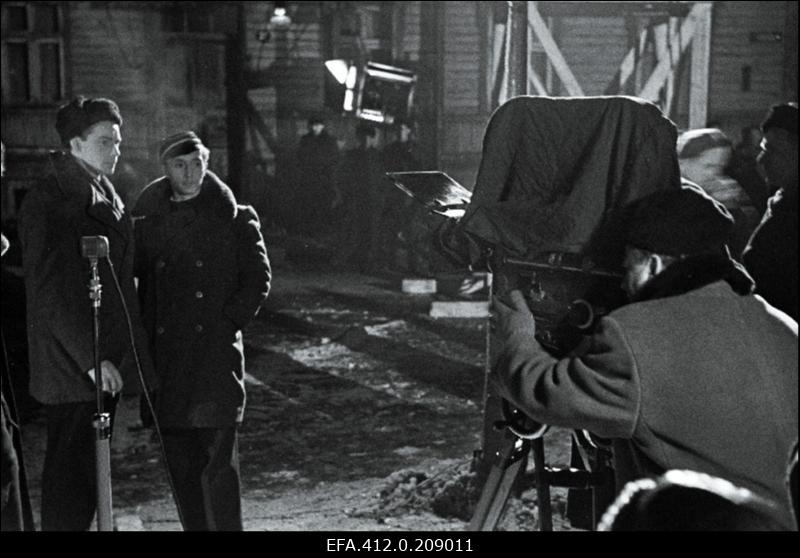 Mängufilmi "Perekond Männard" võtted J. Tombi tänaval.