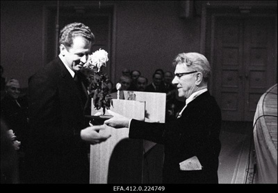 Tuubamängija Riho Mägi III vabariiklikul interpreetide konkursil puhkpillidele "Estonia" kontserdisaalis.  similar photo
