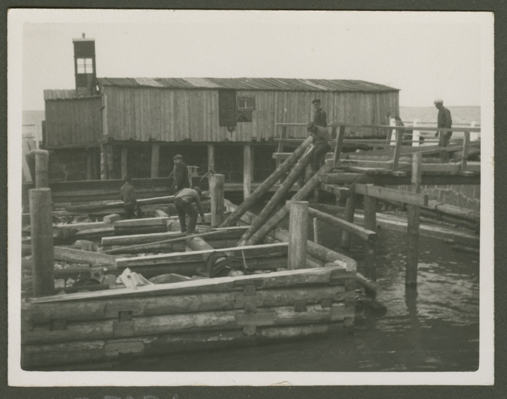 Delivery of Kärjekast at Kuivastu port