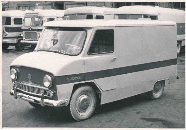 Fotokoopia stendilt "Furgoonautode ehitus" Tartu Autoremonditehase nr 3 näitusel.