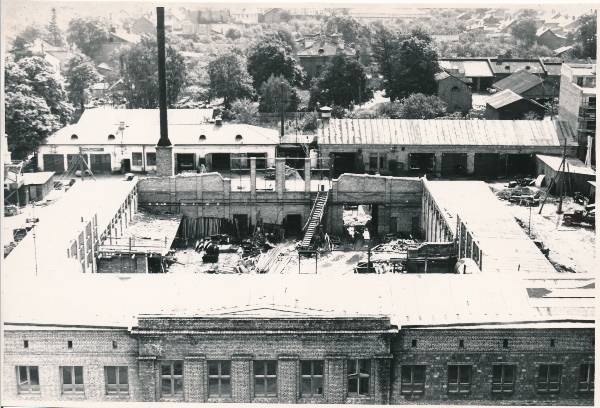 Fotokoopia stendilt "15" Tartu Autoremonditehase nr 3 näitusel.