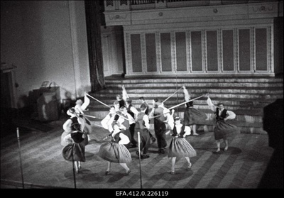 Küla kunstilise isetegevuse ülevaatus "Estonia" kontserdisaalis.  duplicate photo