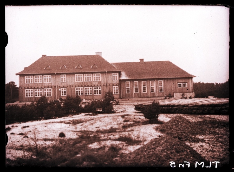 Nõmme, Rahumäe algkool, Vabaduse puiestee 50.