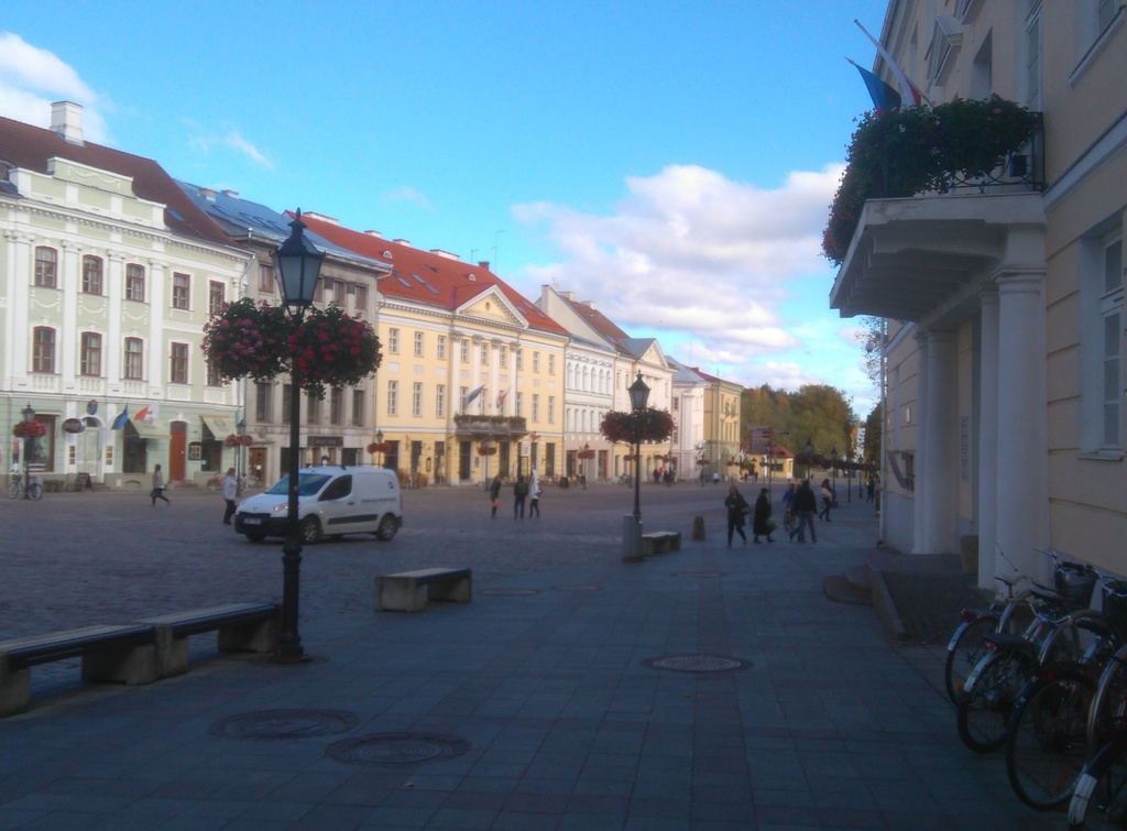Tartu Raekoja Square from the end of the University rephoto