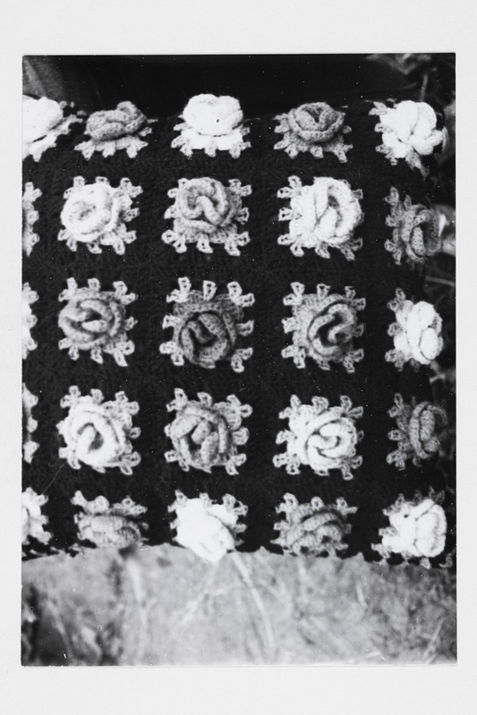 Diivanipadi (0,60x0,60). Tegi Selma Puurmaa (1903-1981) 5 aastat tagasi.