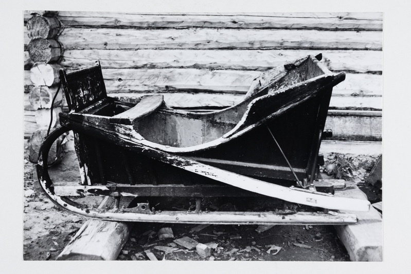 Saan (tagantvaade). Ehitanud 1984. aastal küla meister. Omanik Nikolai Polikorpi poeg Tulajev.
