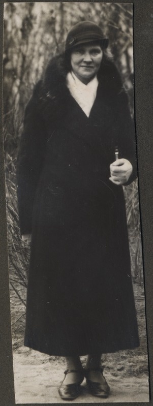 Foto Aleksander Peäske perekonnaalbumist: tundmatu naisterahvas