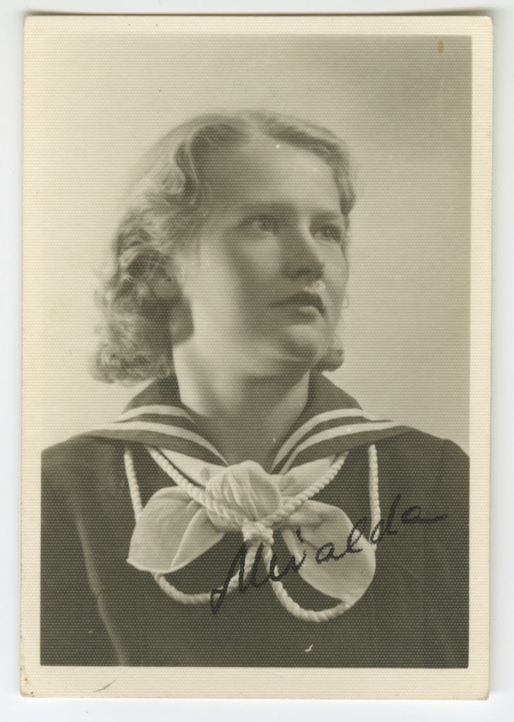 Portreefoto. Noorteorganisatsiooni "Noored Sepad" liige Miralda Kuusemets