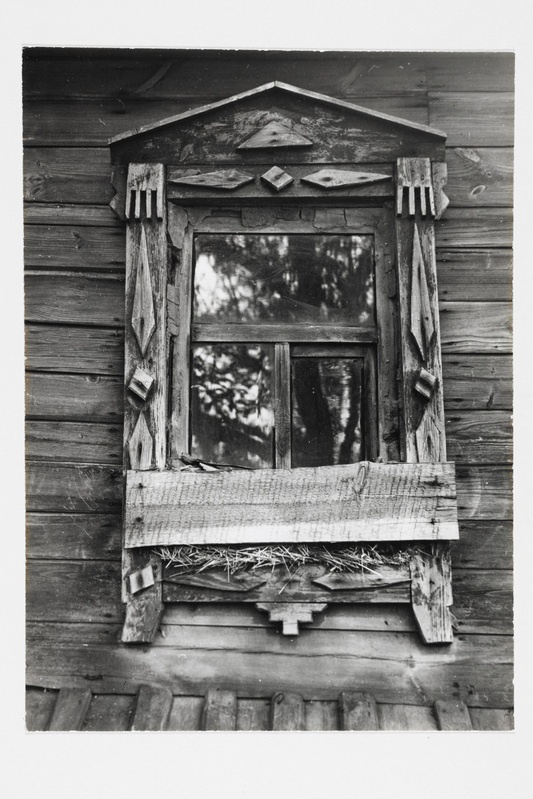 Uljana Ljabuðeva (sünd. 1897) maja aken. Ehitatud enne 1917. "Od kura" - uus tänav.