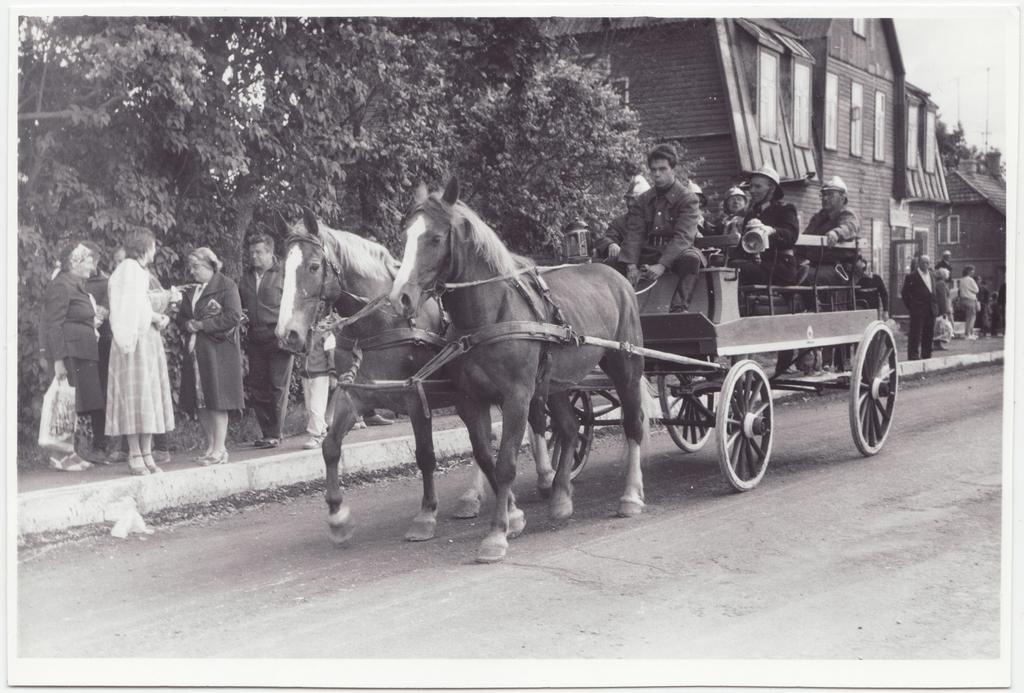 Eesti vabatahtliku tuletõrje 200. aastapäeva tähistamine: paraadil - nii sõideti kunagi tulekahjule, 1988.a.
