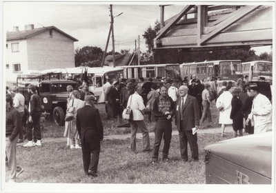 Eesti vabatahtliku tuletõrje 200. aastapäeva tähistamine: enne paraadi algust. 1988.a.  similar photo