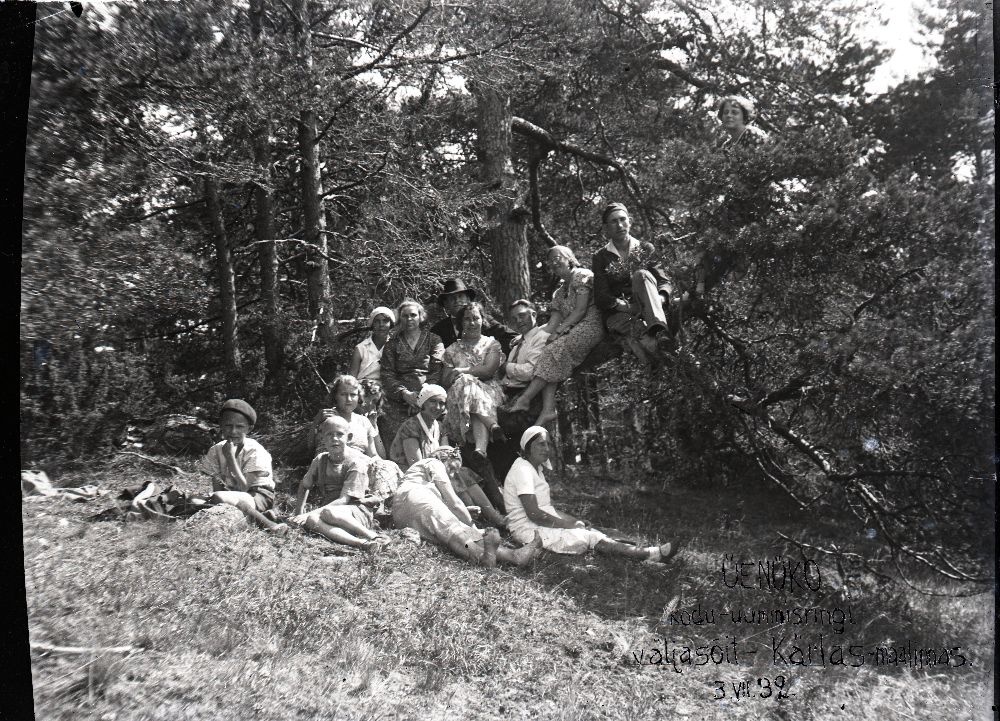 ÜENÜKO kodu-uurimisringi väljasõit Kärla maalinnale