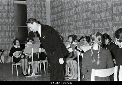 J. Tombi nim Kultuuripalee laste mandoliiniorkestri 10. aastapäeva pidulik tähistamine (dirigent Heldur Vaabel).  similar photo