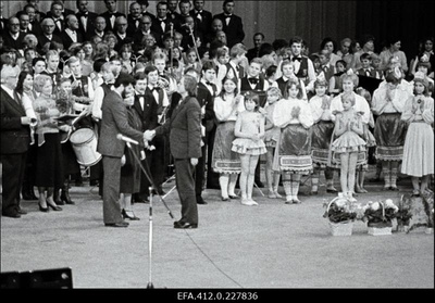J. Tombi nim Kultuuripalee 40. aastapäeva kontsert.  similar photo