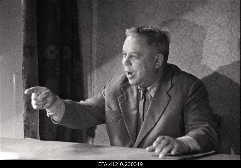 Tallinna Linna Töörahva Saadikute Nõukogu Täitevkomitee esimees Aleksander Hendrikson.