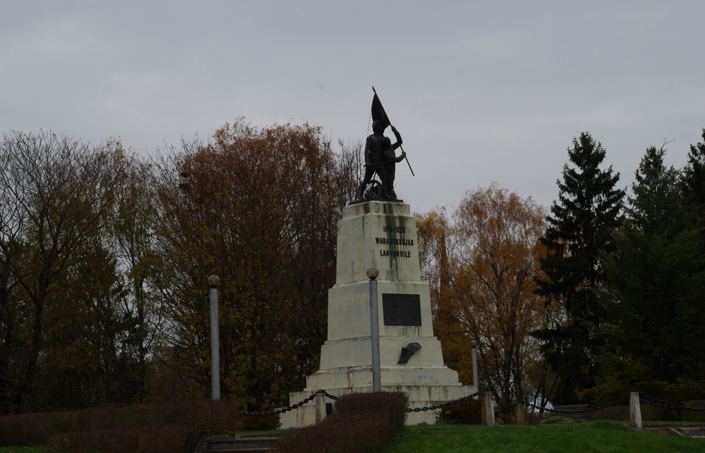 Rakvere Vabadussõja mälestussammas rephoto