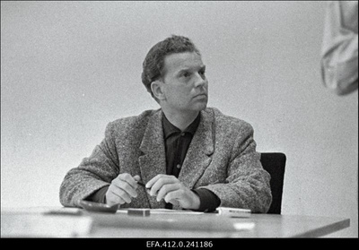 Kunstinõukogu Tallinna peaarhitekti Dmitri Brunsi kabinetis.  similar photo