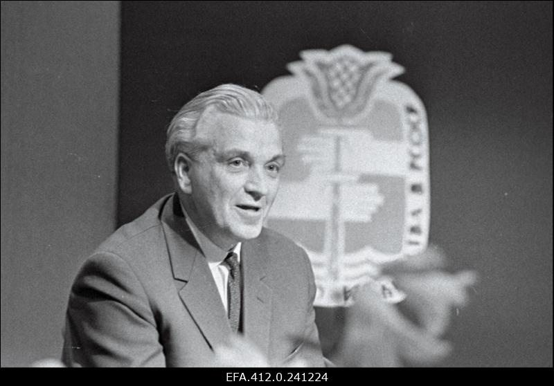 Eesti NSV kultuuriminister Albert Laus.