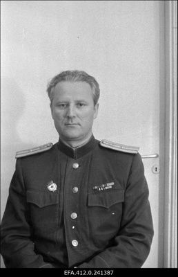 Nikolai Vanaselja vormis.  duplicate photo