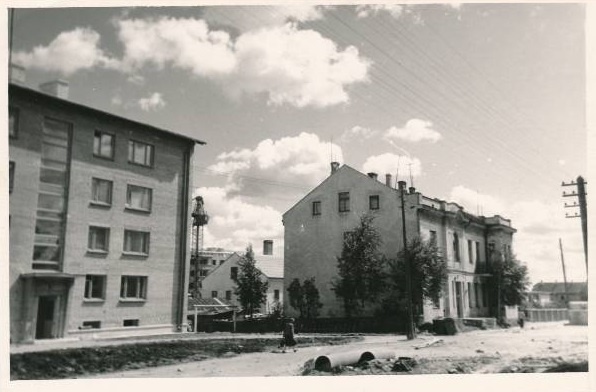 Tartu linnavaade. Uute elamute ehitus Aleksandri (Nõukogude) tn. 1963.a.