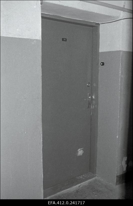 Ajakirja "Kultuur ja Elu" toimetuse labori ukse kahjustused pärast sissemurdmiskatset.