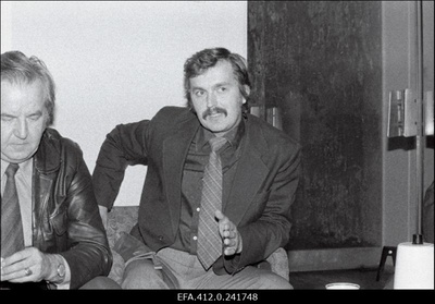 Ajakirja "Kultuur ja Elu" toimetuse vestlusring "Koolimuusikast" (Inge Linask, Heino Jürisalu, Heino Rannap, Inge Linask, Arvo Saar, Taavi Esko, Heino Kaljuste, Märt Kraav).  duplicate photo