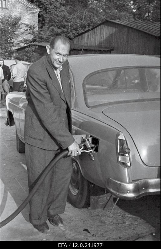 3-e rublase loteriipiletiga sõiduauto "Volga".