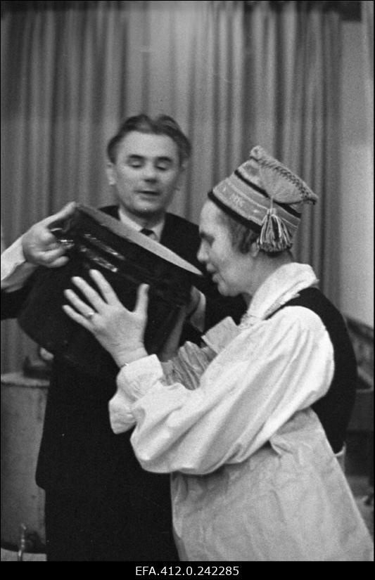 Tallinna Kaubamaja töötajate nääripeol.