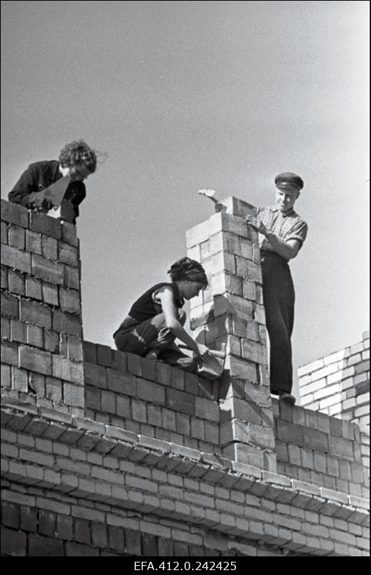 "Eesti Kaabli" hoone ehitus Narva maanteel.