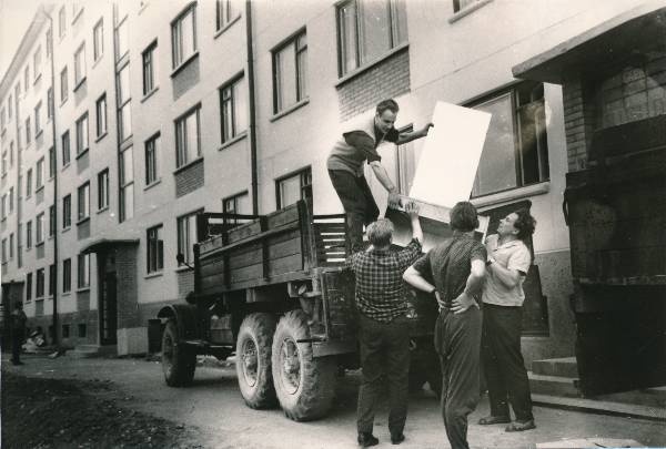 Tartu linnavaade. Uus elamu Ülejõe linnaosas Uus tn 13. 1965.a.