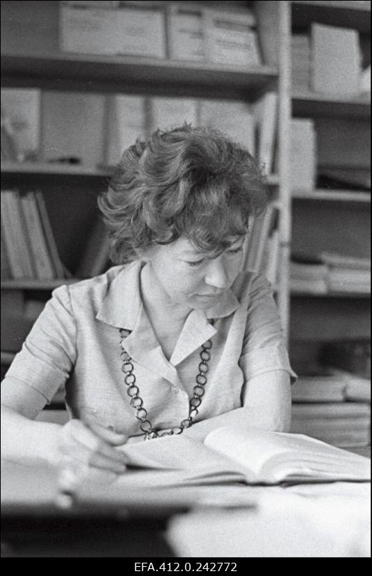 Üleliidulise Leiutiste ja Avastuste Komitee Polügraafiaettevõtte "Patent" Tallinna filiaali töötaja.