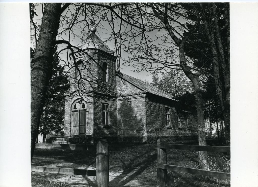 Saaremaa Pärsama Püha Innokenti kirik