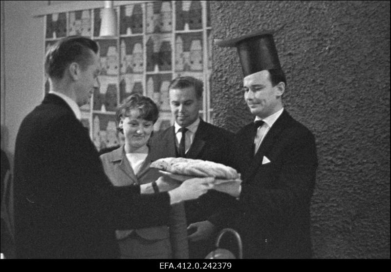 Põltsamaa noorteklubi-kohvikus.