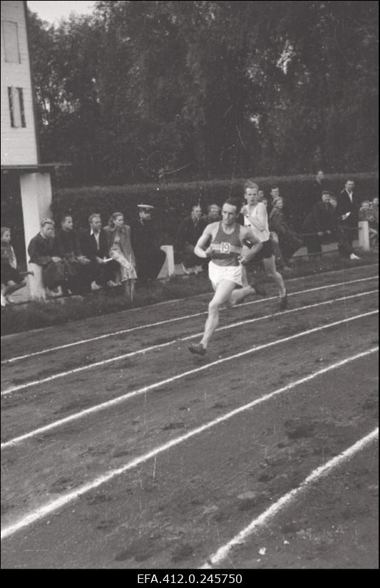 ENSV esivõistlused kergejõustikus.