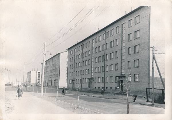 Uues elamud (Tiigi t). Tartu, 1962.