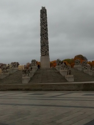 Mootorlaev "Ambla" meeskonnaliikmed Oslos Frognerpargis rephoto