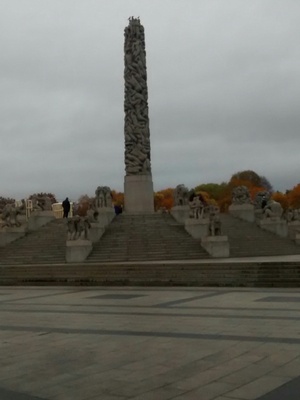 Mootorlaev "Ambla" meeskonnaliikmed Oslos Frognerpargis rephoto