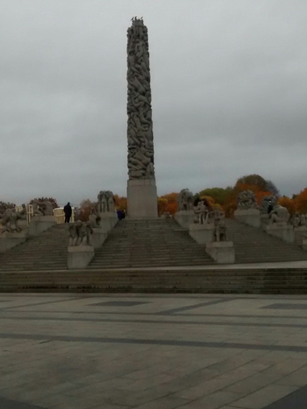 Mootorlaev "Ambla" meeskonnaliikmed Oslos Frognerpargis rephoto