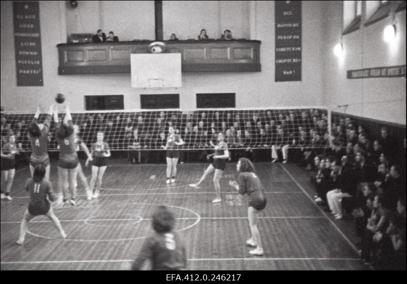 VKSÜ "Spartak" üleliiduline 8-linna turniir võrkpallis VSÜ "Kalev" Tallinna Linna Nõukogu võimlas.