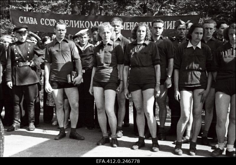 Jalgratturite lühidistantsid Kadrioru ringrajal ja vabariigi mitmepäevasõit.