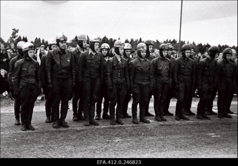 Motovõistlused Paides.