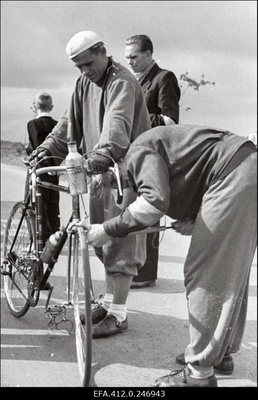 NSVL 1954.a esivõistlused jalgrattaspordis.  duplicate photo