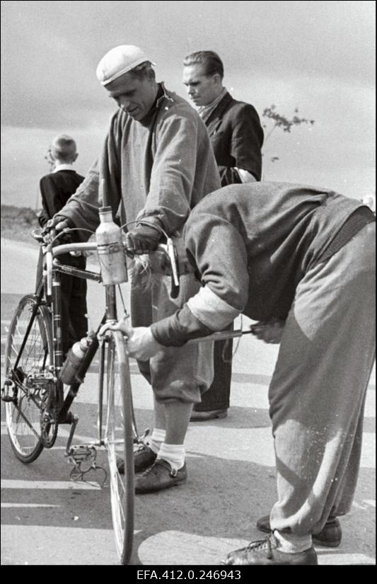 NSVL 1954.a esivõistlused jalgrattaspordis.