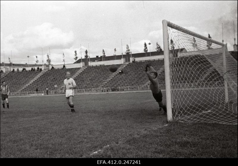 Spordimärkmik 22.07.1956: jalgpallivõistlus.
