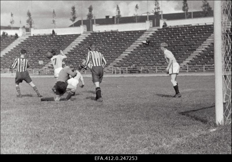 Spordimärkmik 22.07.1956: jalgpallivõistlus.