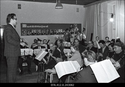 Kondiitritoodete Vabriku "Kalev" isetegevuslased.  duplicate photo